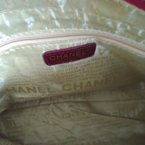Red Chanel bag - Picture 5 of 6